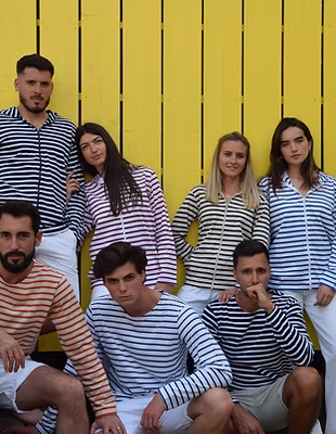 D’un Monde à l’Autre, votre magasin de vêtements à Balaruc-les-Bains privilégié pour sublimer votre garde-robe. Livraison gratuite !